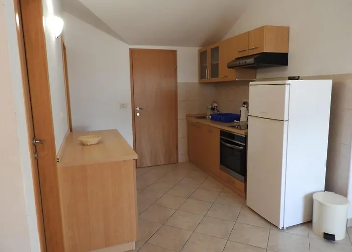 Bilota アパート トロギール