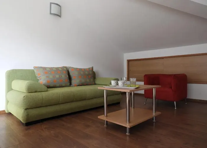 Bilota アパート トロギール